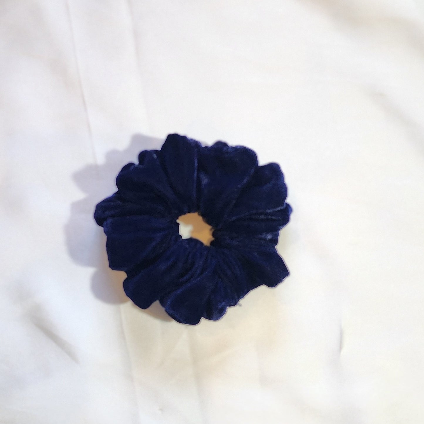 Classic Velvet Scrunchie – Deep Navy Blue (Medium)