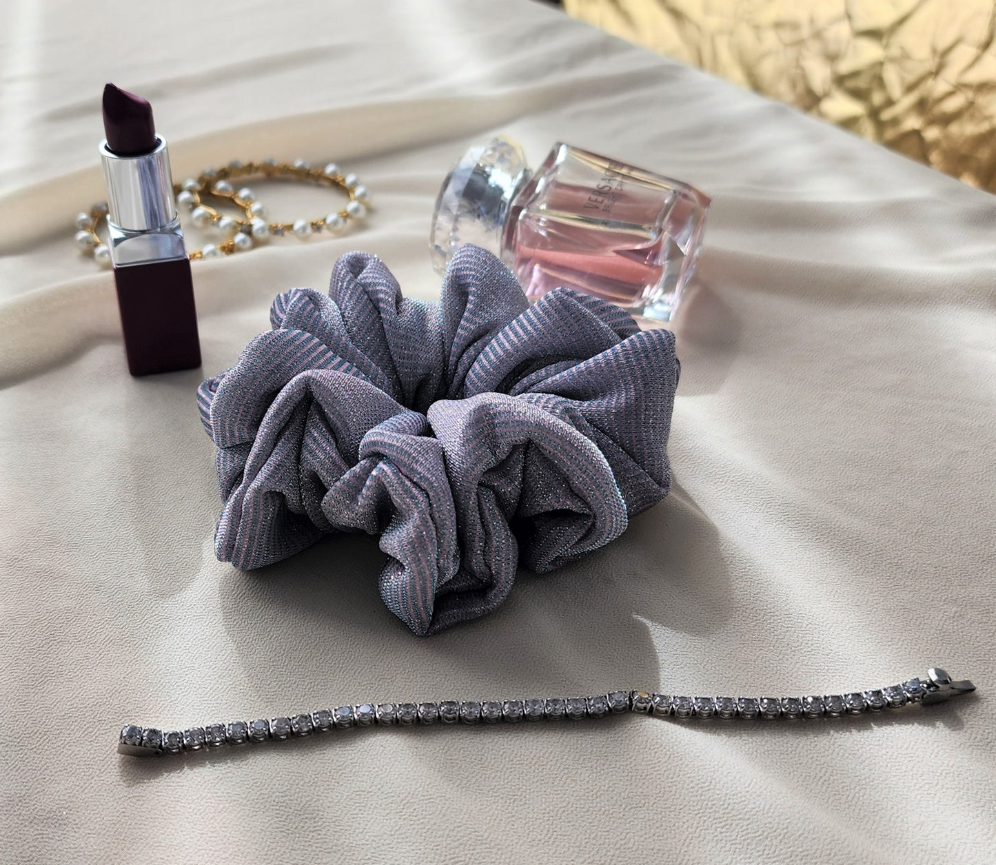Moonlight Elegance – A Shimmering Touch