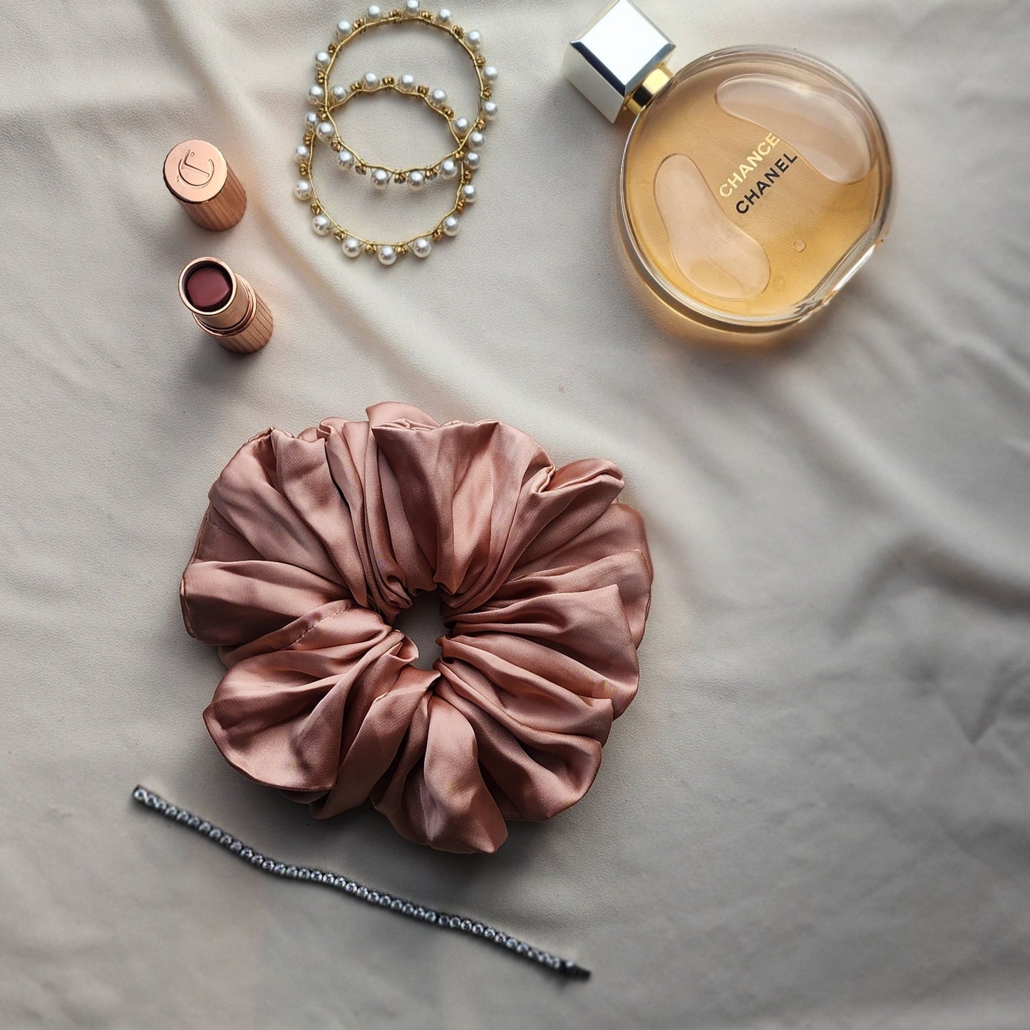 Champagne Luxe – Silk Scrunchie