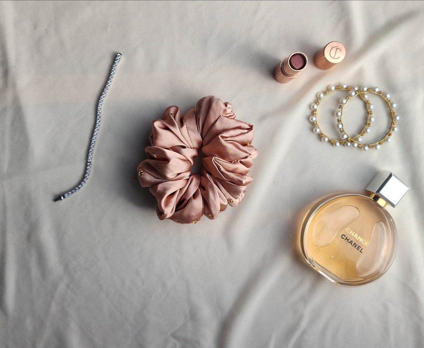 Champagne Luxe – Silk Scrunchie