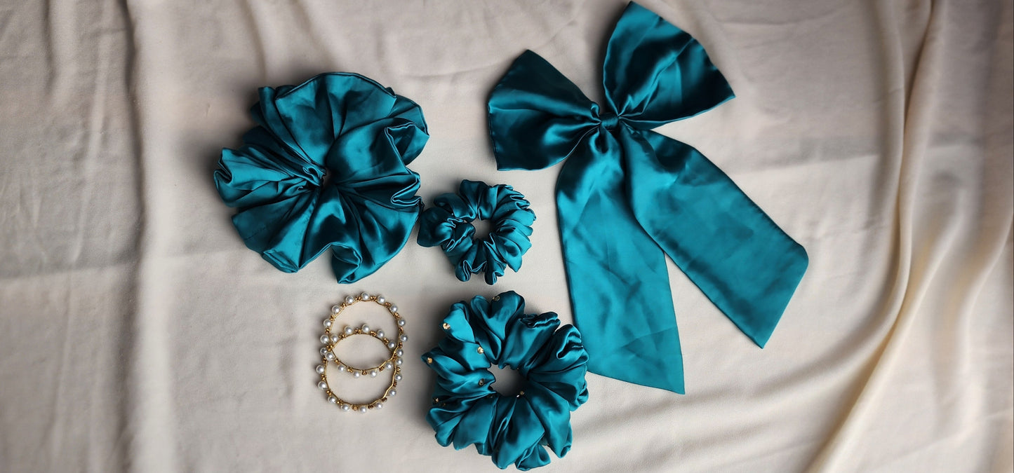 Teal Elegance – Silk Scrunchie Set