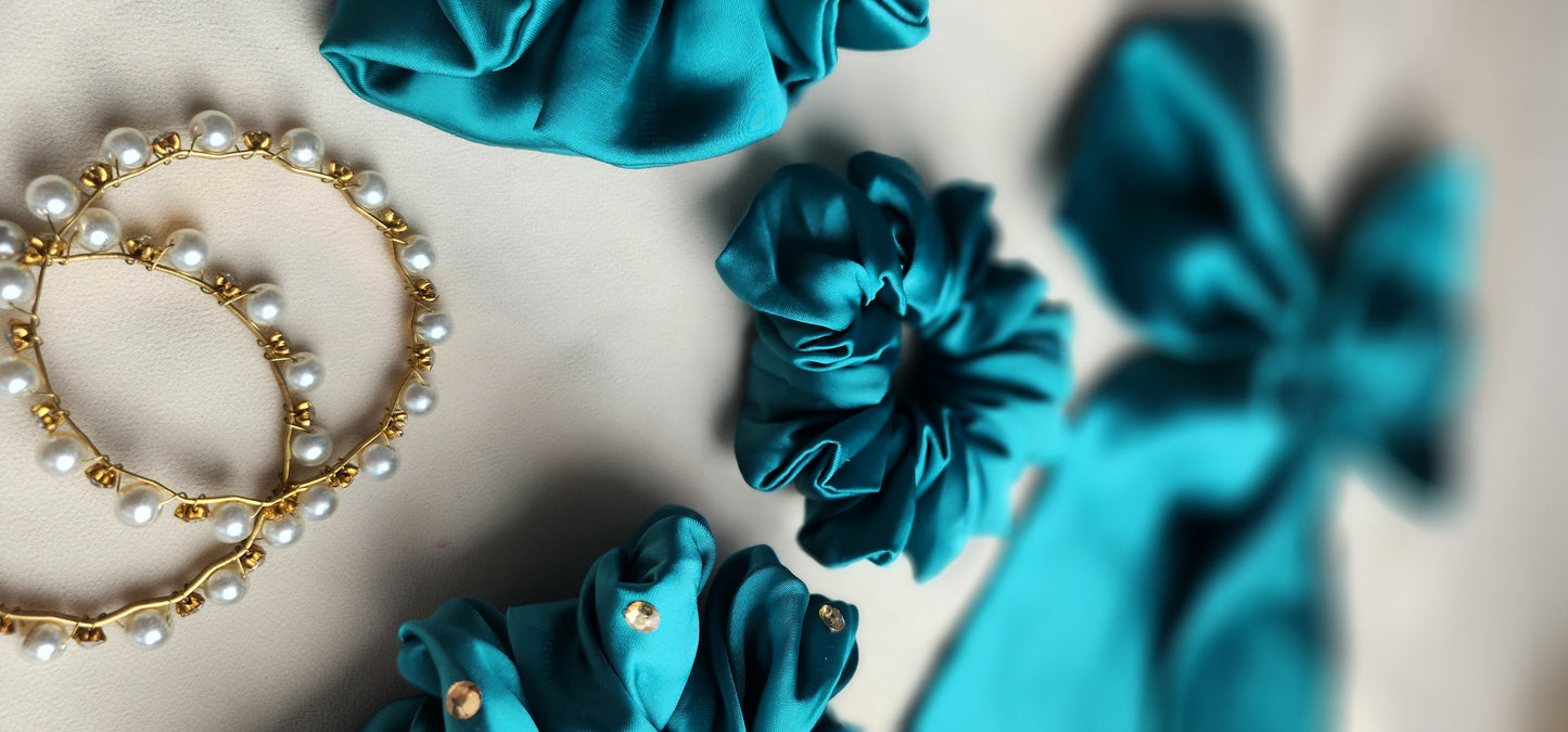 Teal Elegance – Silk Scrunchie Set