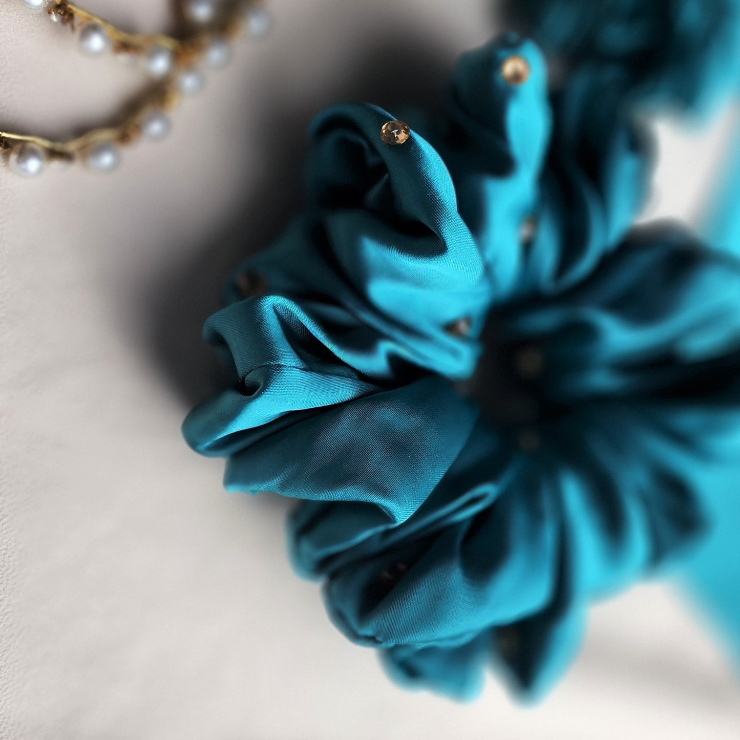 Teal Elegance – Silk Scrunchie Set