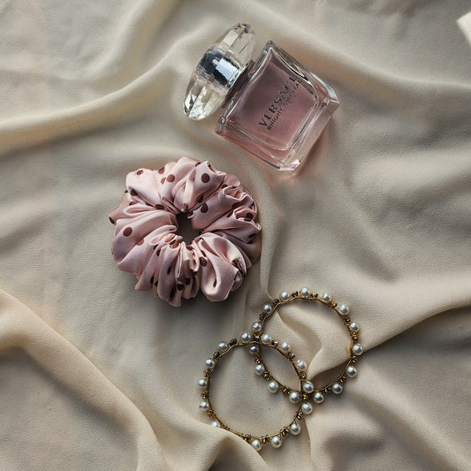 Small Polka Scrunchie 🌸